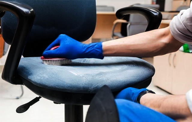 chair-cleaning-in-comm